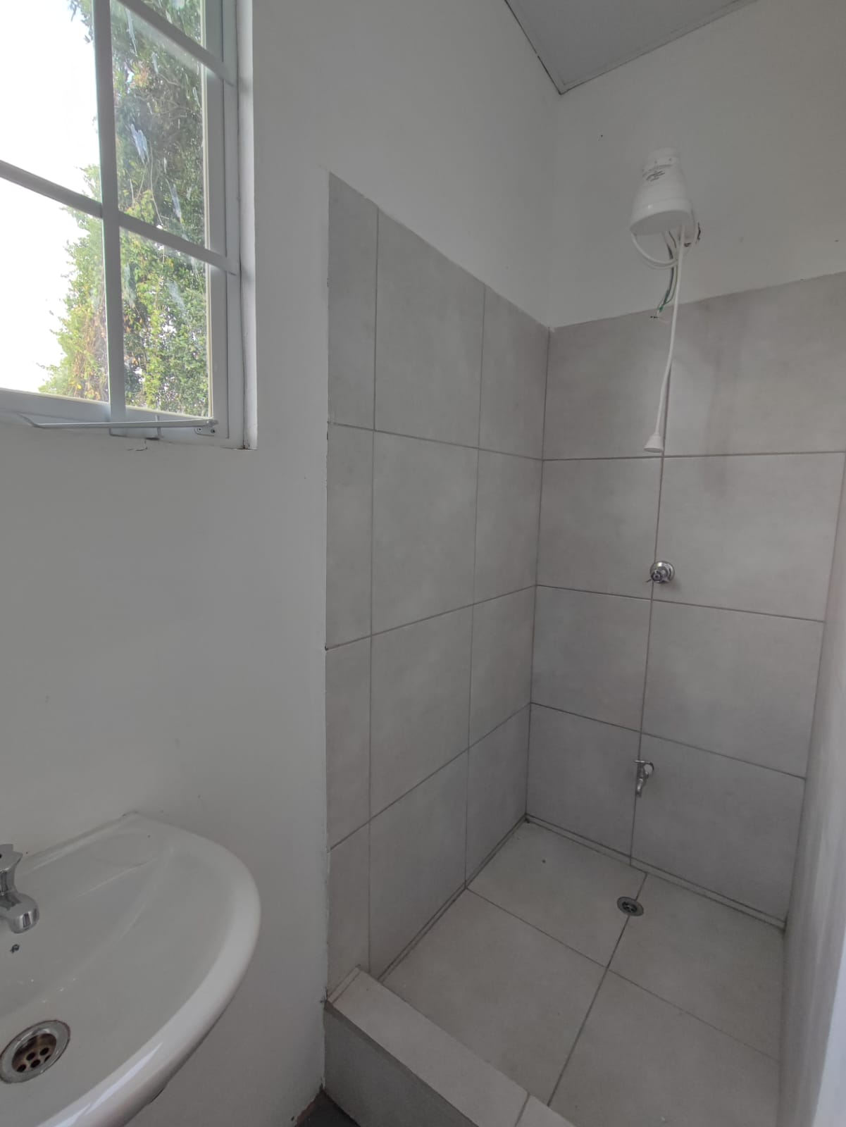 04 Comfortable 1-Bedroom Apartment for Rent – Quarry Street, San Juan
