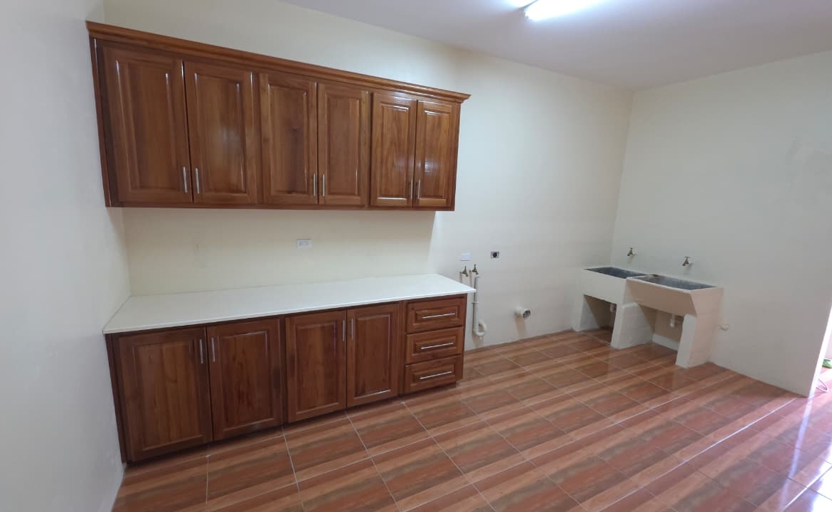Spacious 4-Bedroom House for Rent – Sinanan Gardens, Santa Cruz