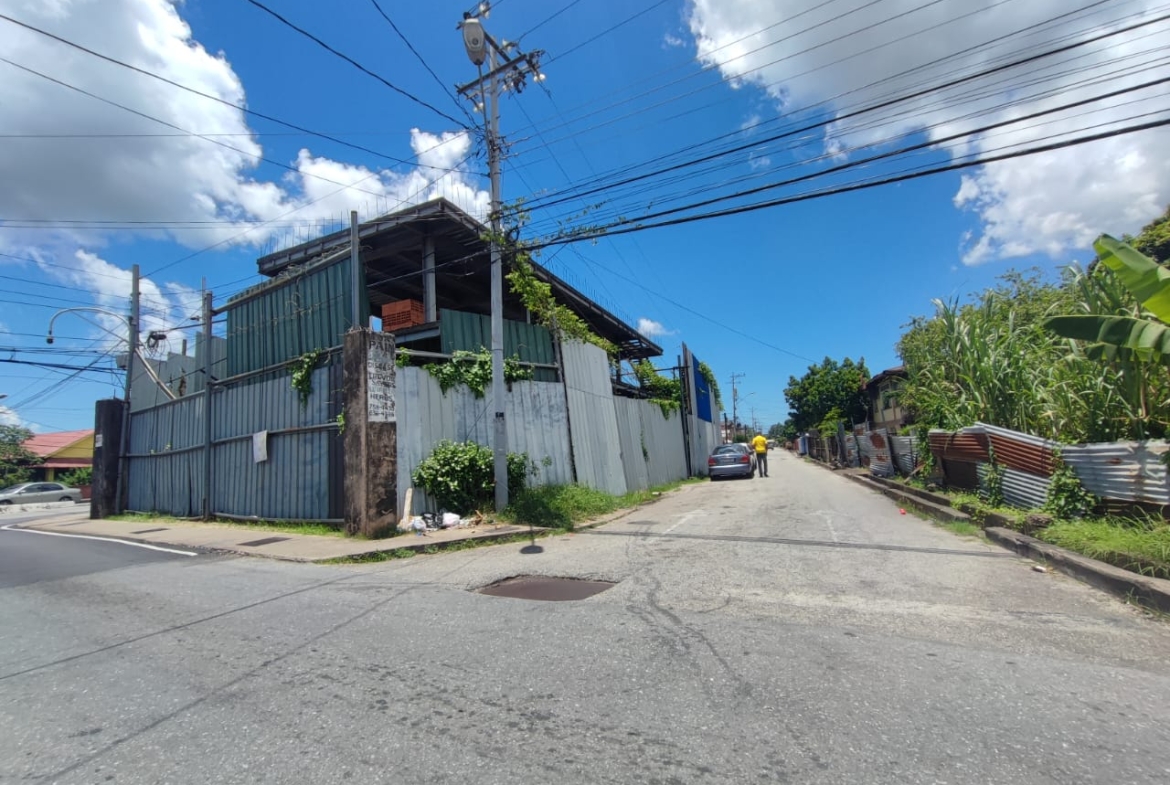 PRICE REDUCED — Prime Investment Opportunity in Barataria!
