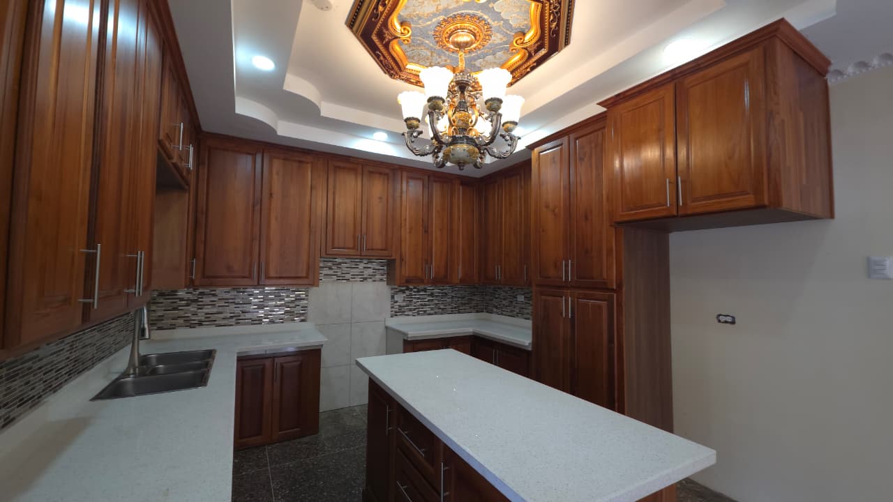 2 Spacious 4-Bedroom House for Rent – Sinanan Gardens, Santa Cruz