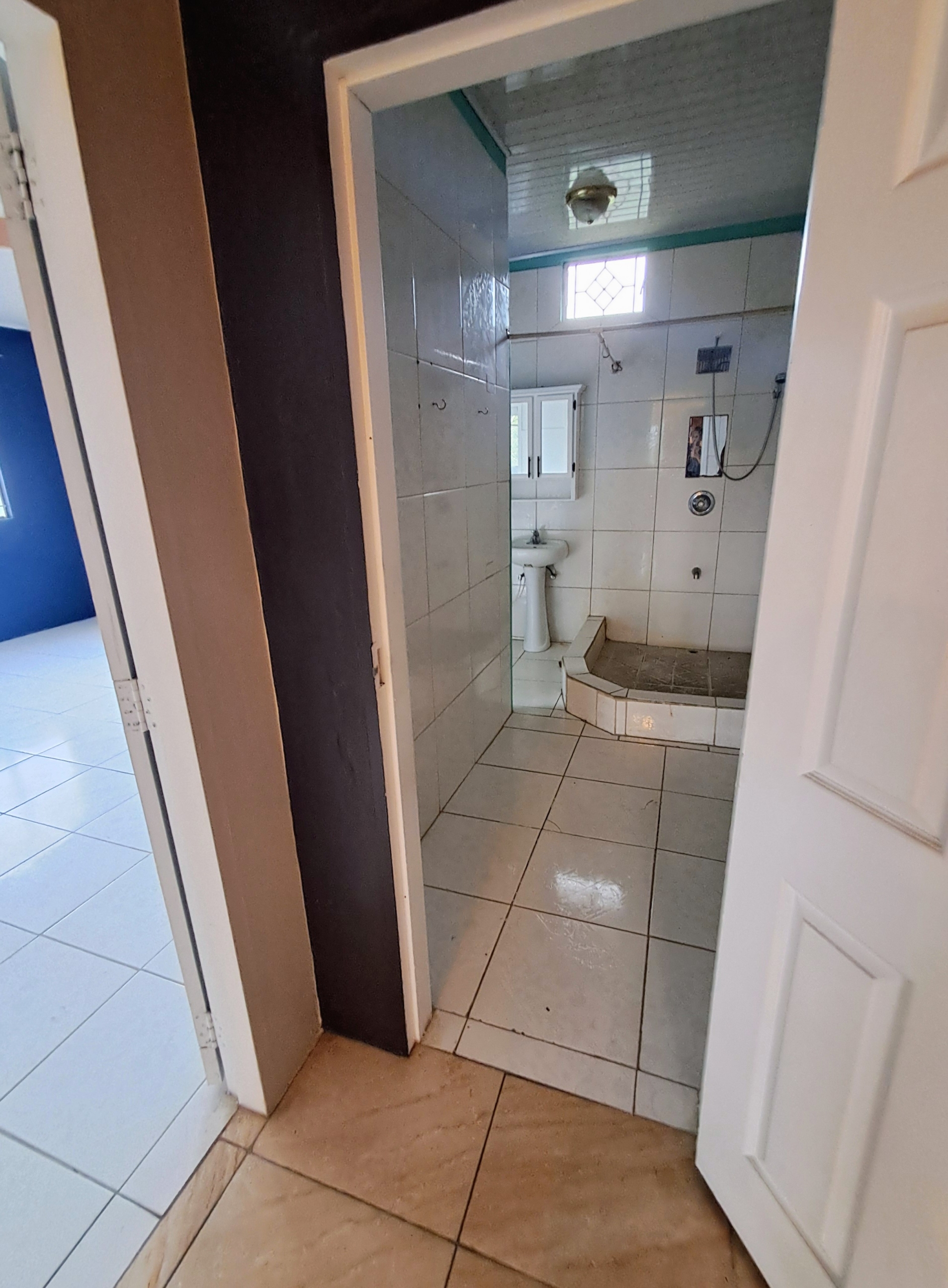 20260711_121200~2 Beautifully Maintained 2 Bedroom Apartment