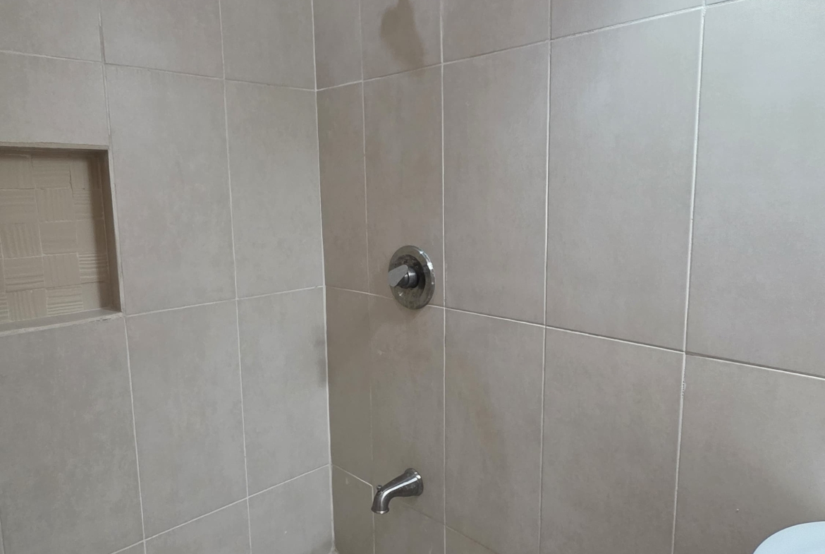 Spacious 2-Bedroom Apartment for Rent – Aranguez