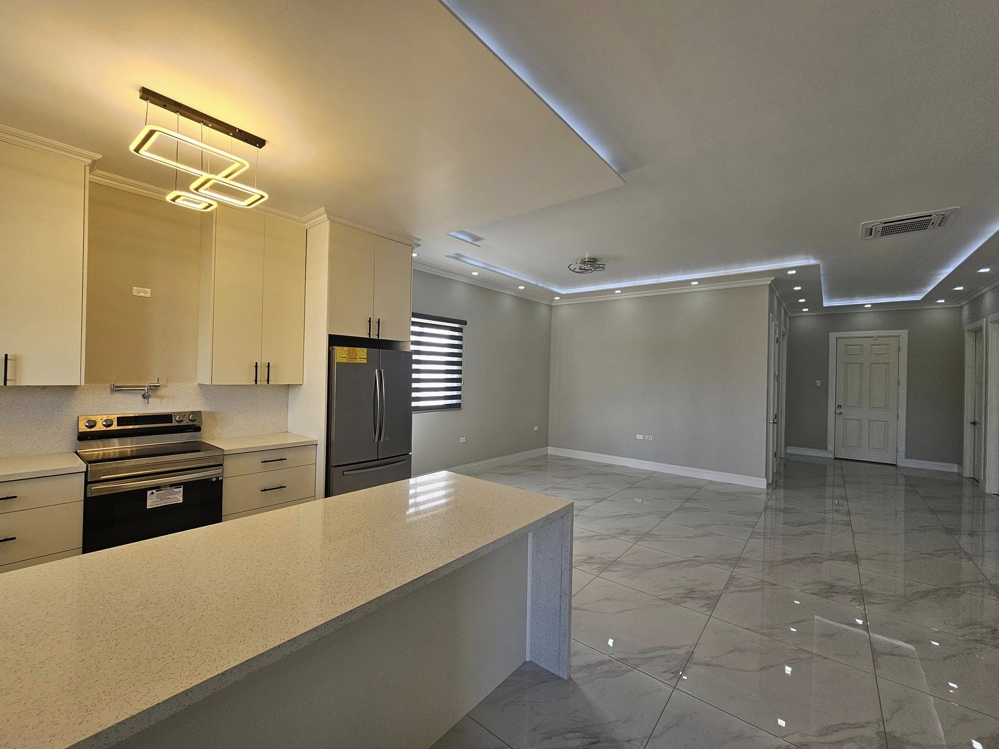 Luxury Semi-Furnished Homes for Sale – Calcutta, Freeport