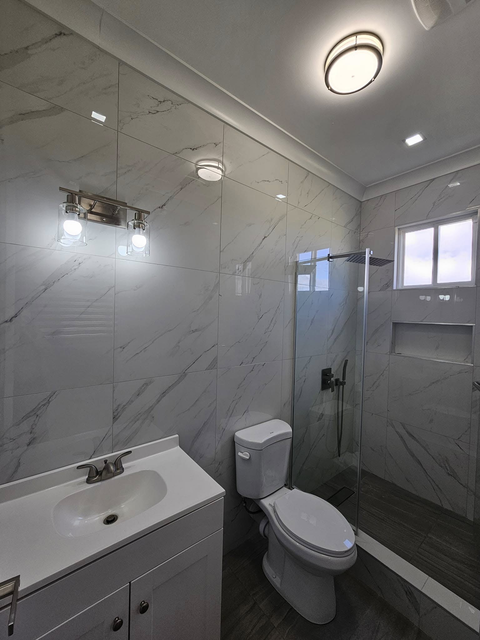 Luxury Semi-Furnished Homes for Sale – Calcutta, Freeport