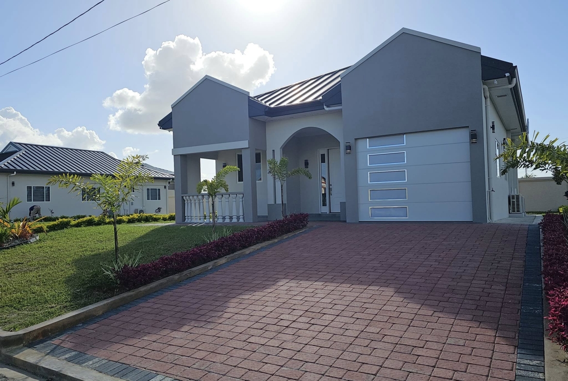 Luxury Semi-Furnished Homes for Sale – Calcutta, Freeport