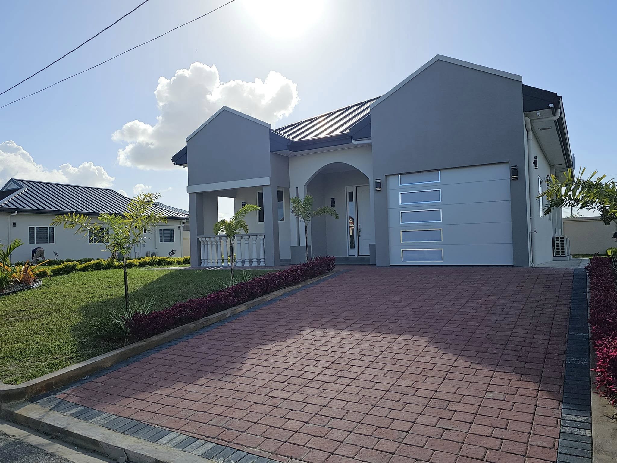 Luxury Semi-Furnished Homes for Sale – Calcutta, Freeport