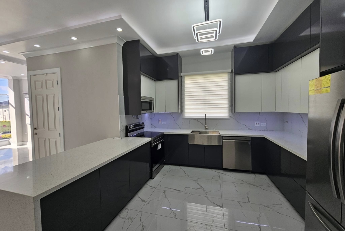 Luxury Semi-Furnished Homes for Sale – Calcutta, Freeport