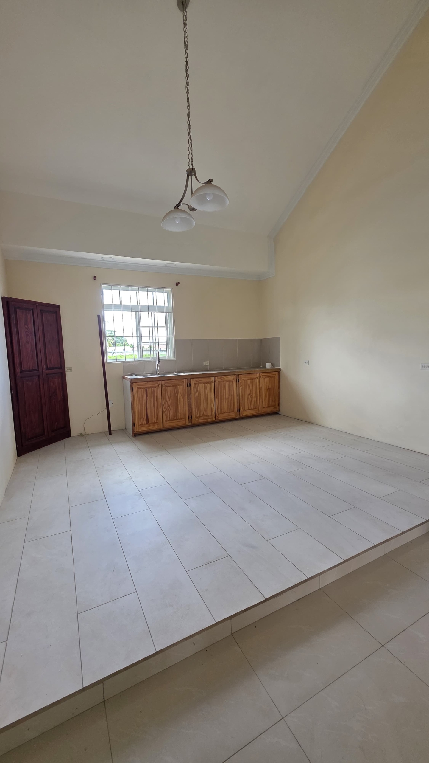 5 Spacious 2-Bedroom Apartment for Rent – Aranguez