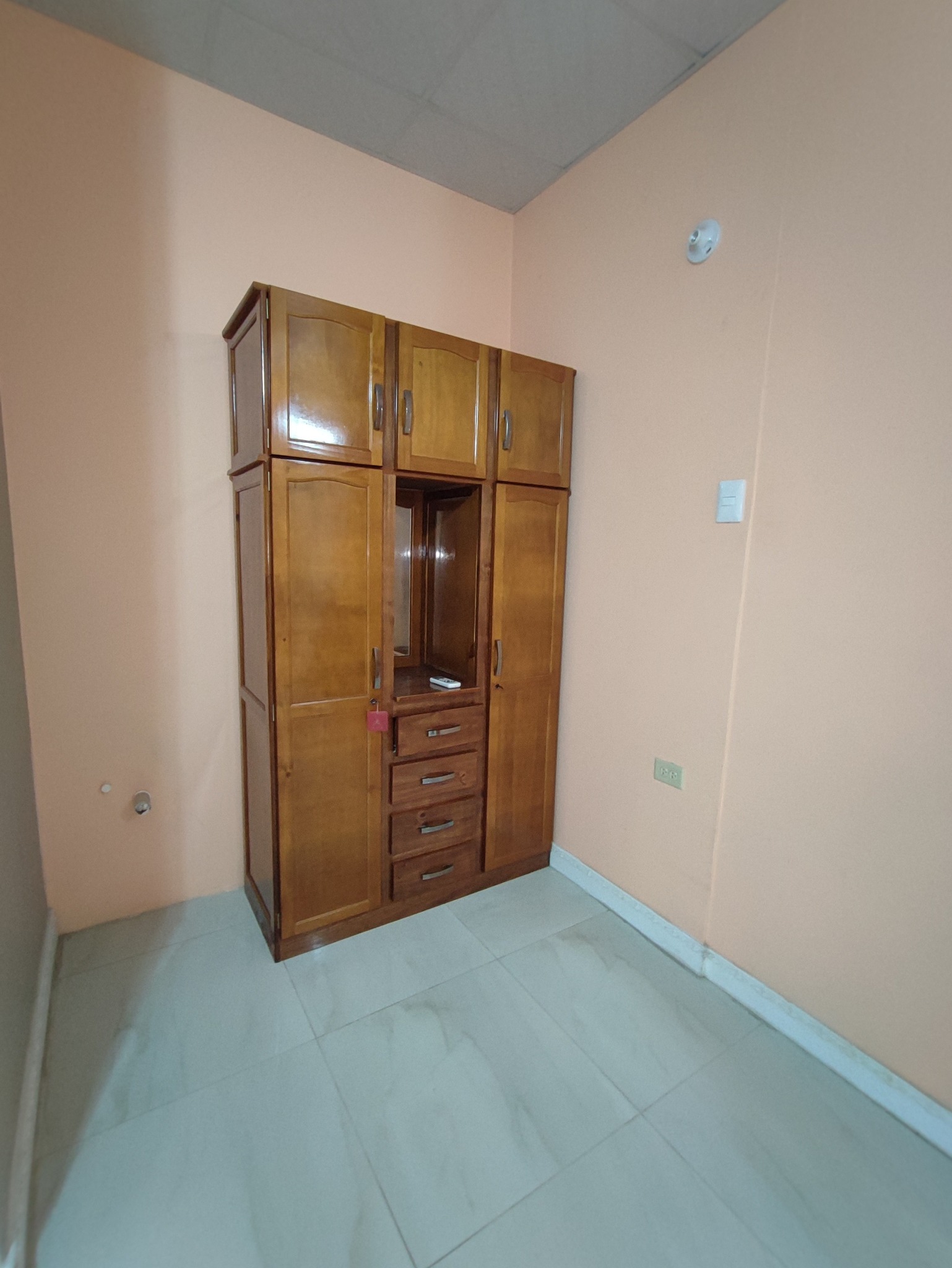 5 Spacious 2-Bedroom Apartment for Rent – Valencia Main Road