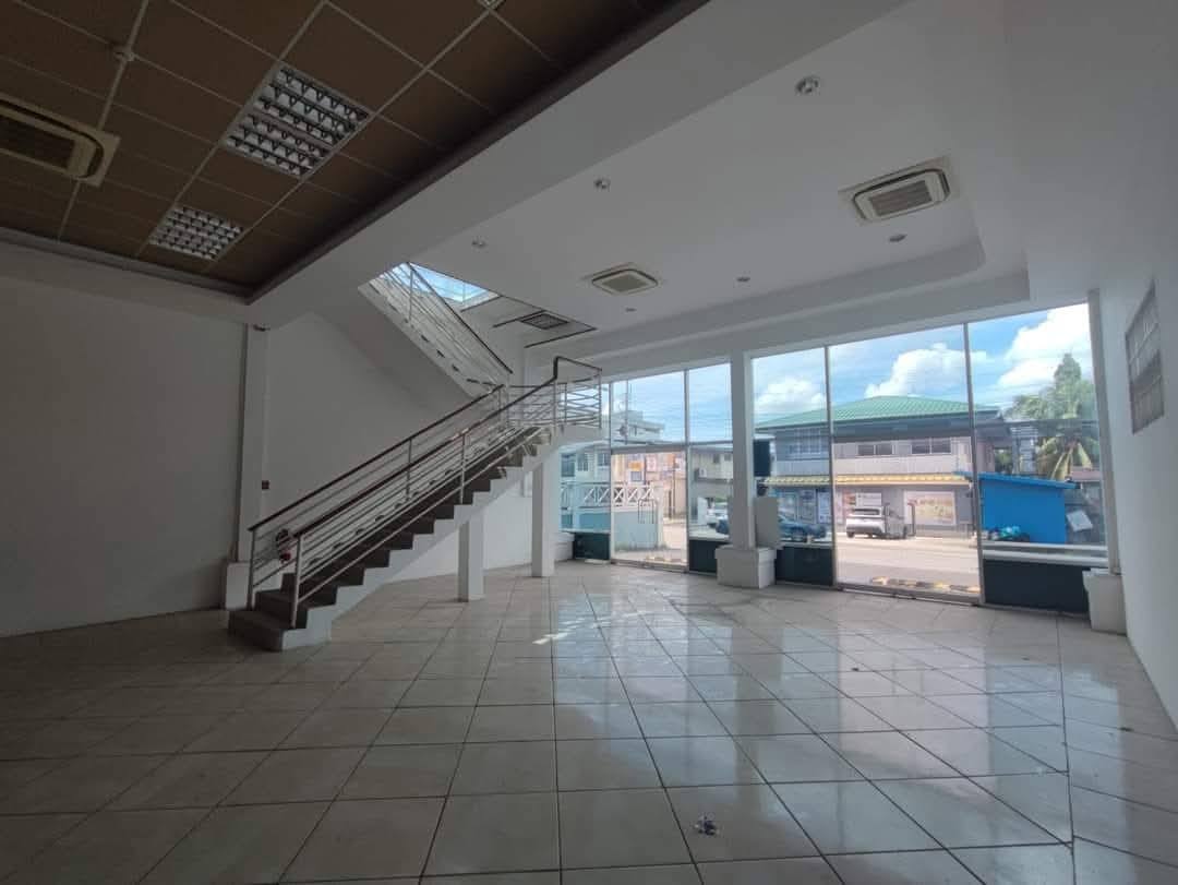 6 Prime Commercial Building for Sale – El Socorro Main Road