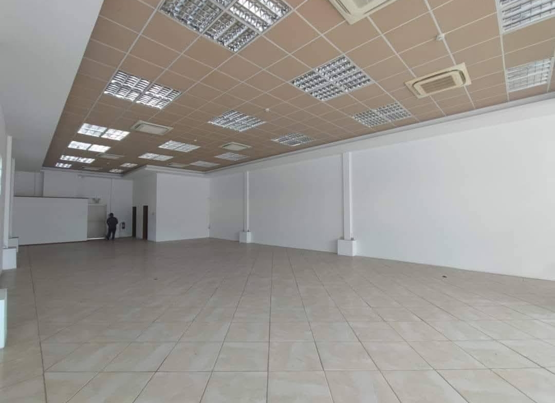 Prime Commercial Building for Sale – El Socorro Main Road