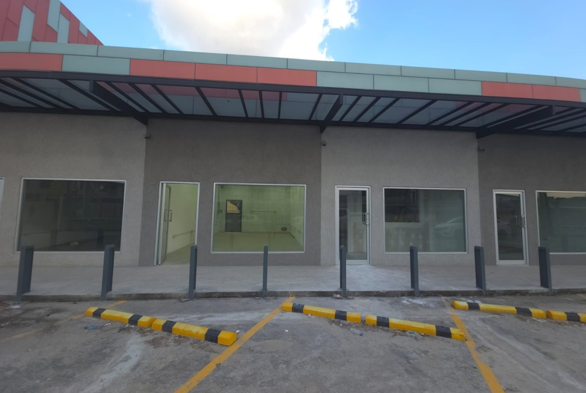COMMERCIAL RENTAL SPACE: $8000 MTHLY End of Aranguez Main Road