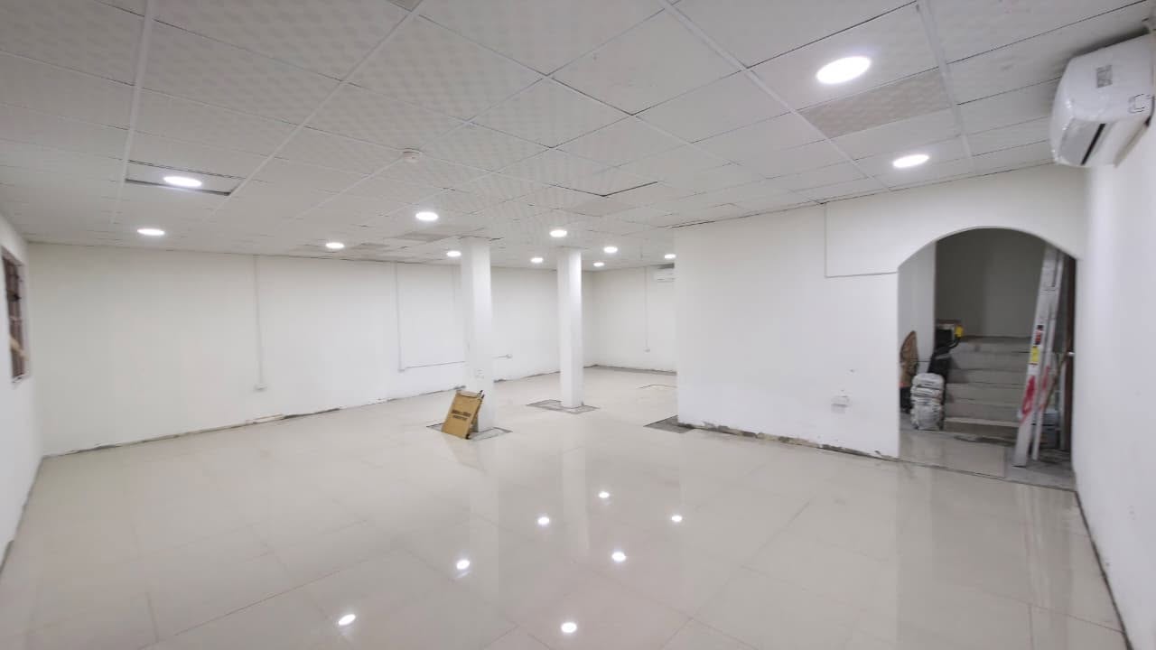 745144853_1039897118794685_106092936061037541_n Two-Story Commercial Building for Rent – Prime Eastern Main Road, D’Abadie