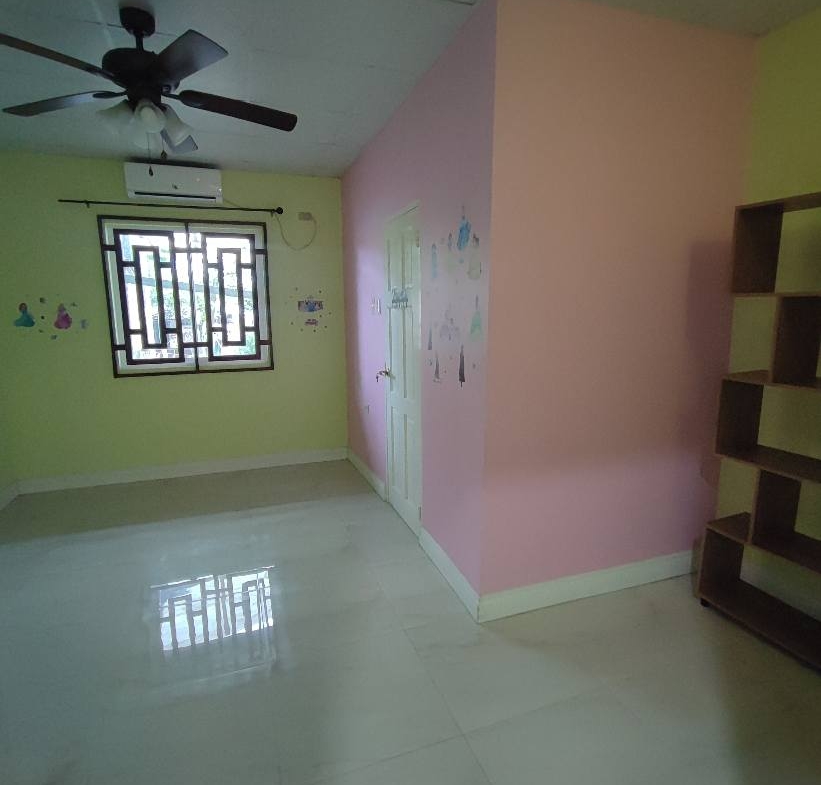 Spacious 2-Bedroom Apartment for Rent – Valencia Main Road