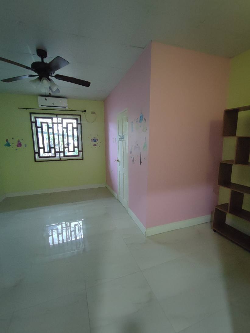 8 Spacious 2-Bedroom Apartment for Rent – Valencia Main Road