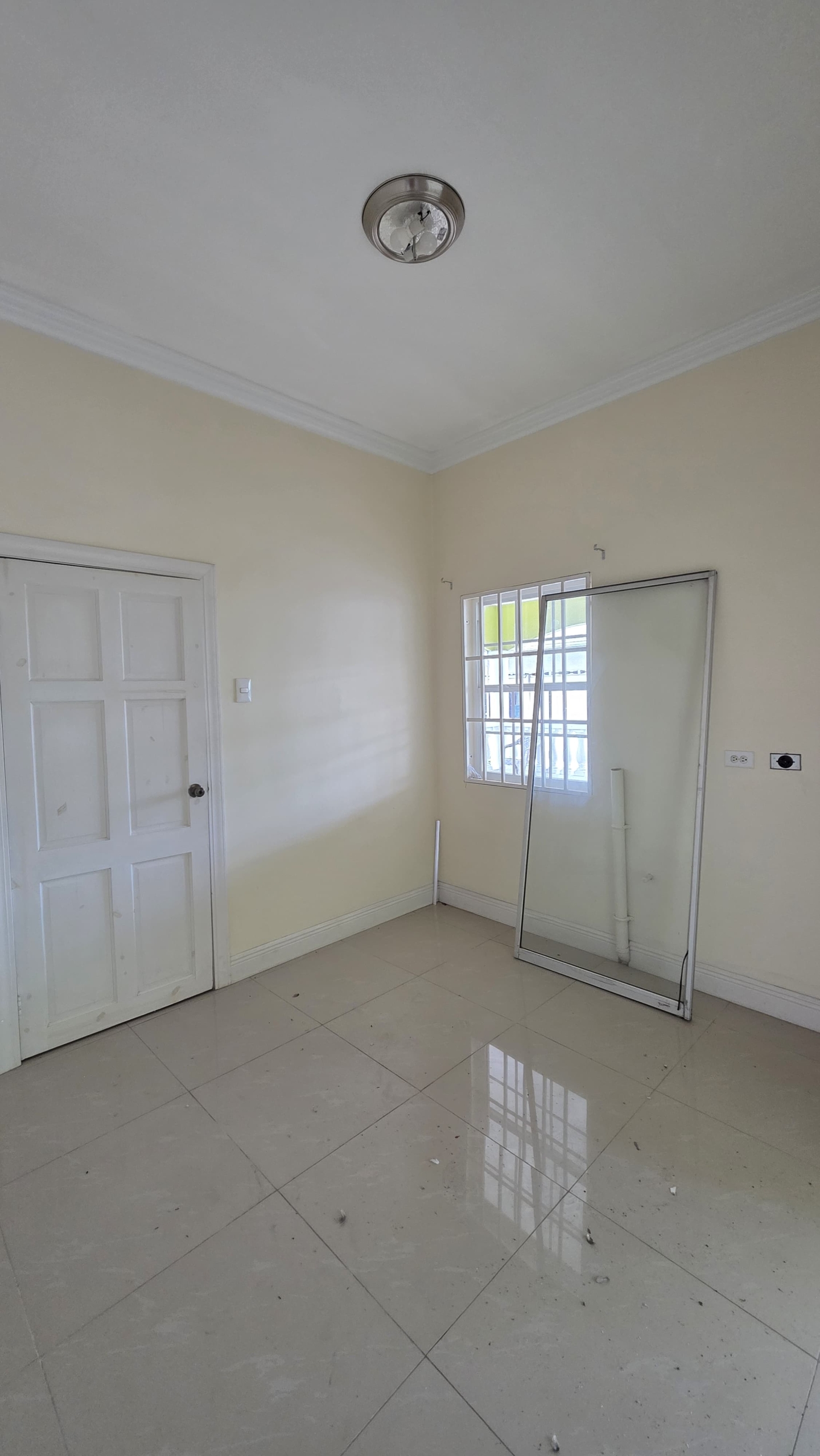 9 Spacious 2-Bedroom Apartment for Rent – Aranguez