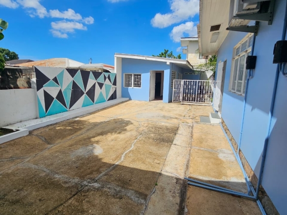 Income Earning Property – Prime Location