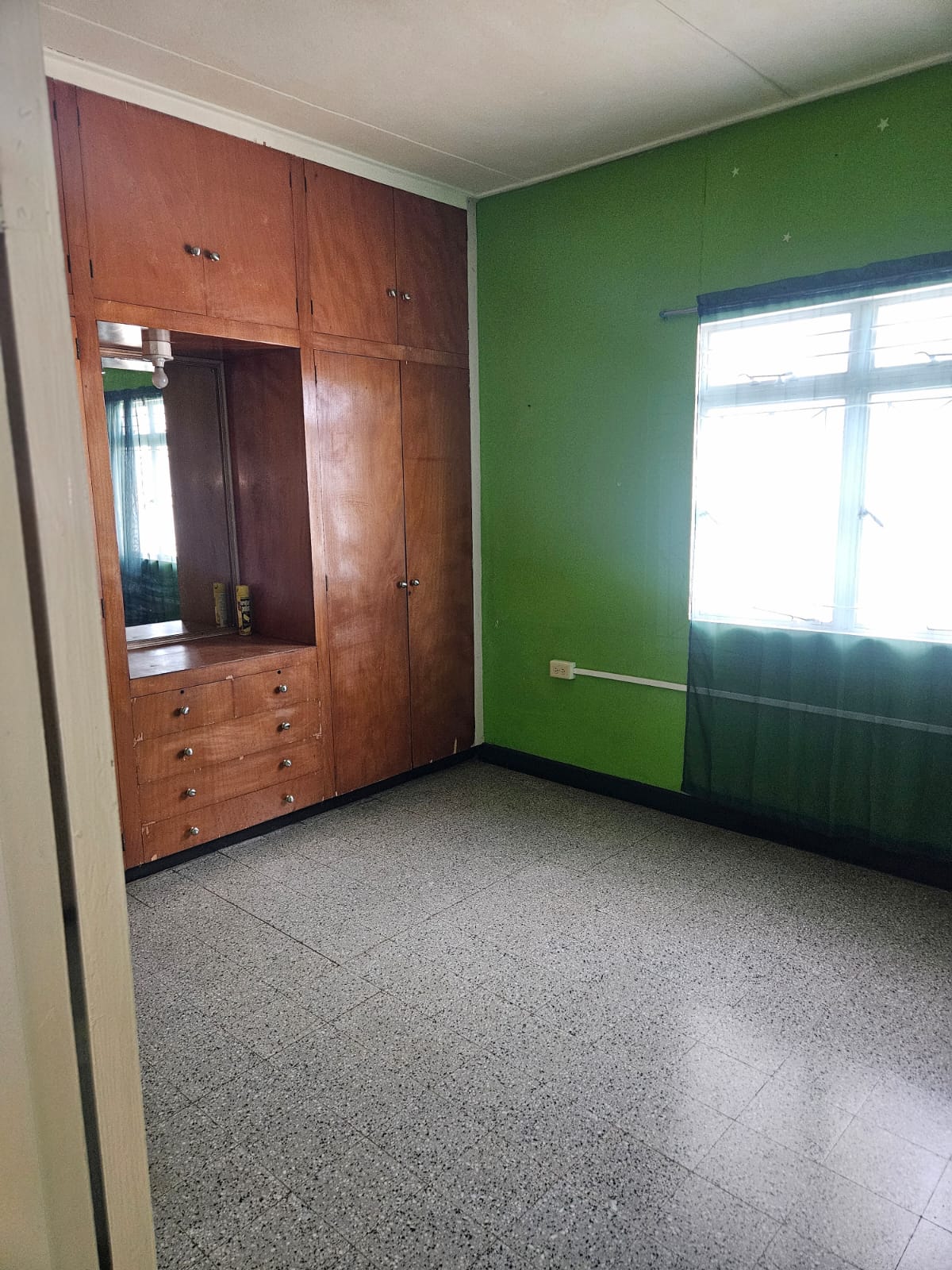 Income Earning Property – Prime Location