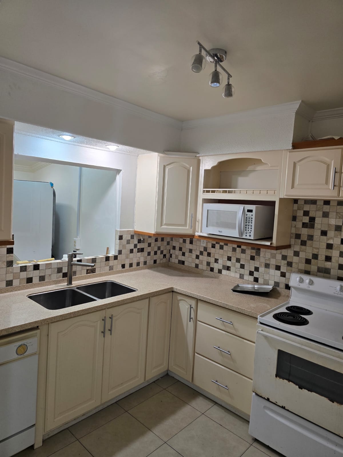 Artistic 3 Bedroom Townhouse for Sale