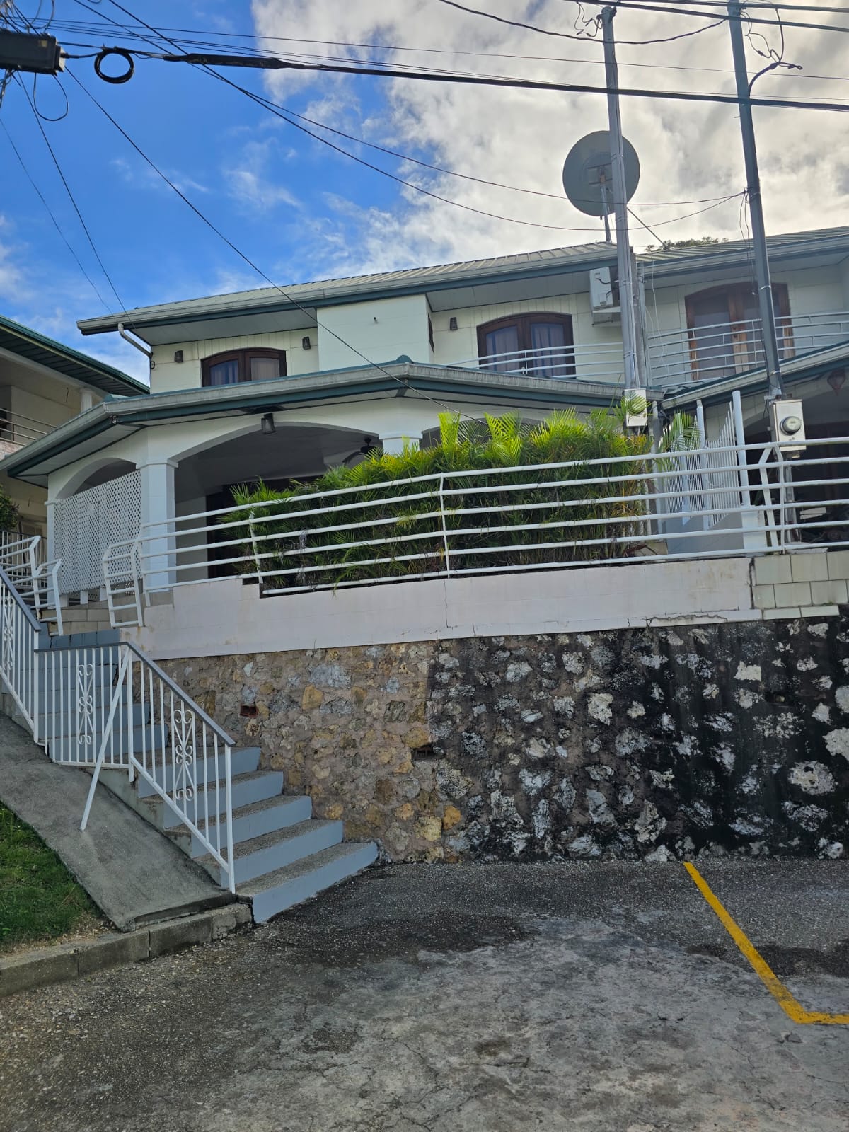 Artistic 3 Bedroom Townhouse for Sale