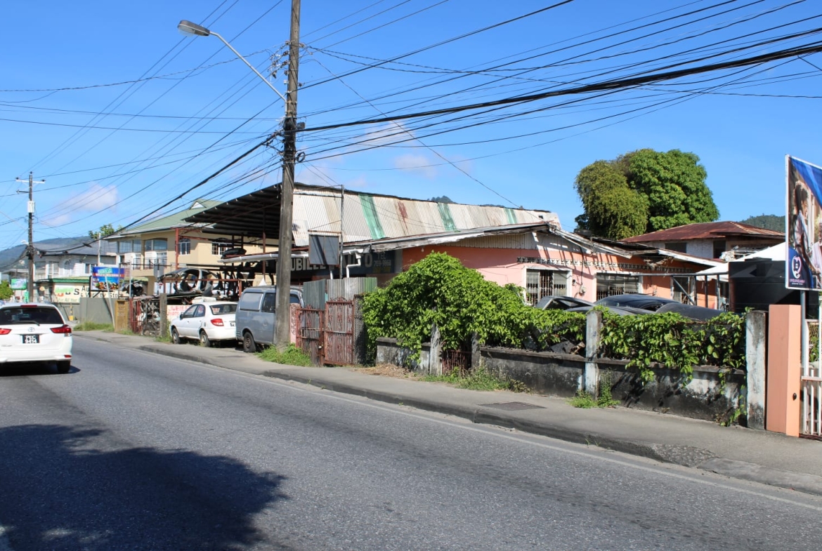 Prime Commercial Land & Building for Sale – Eastern Main Road, Arouca