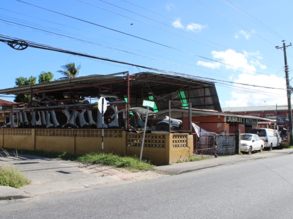 Prime Commercial Land & Building for Sale – Eastern Main Road, Arouca