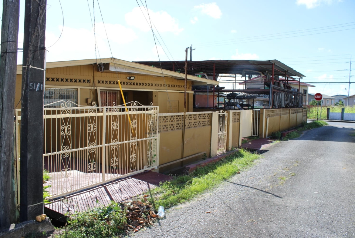Prime Commercial Land & Building for Sale – Eastern Main Road, Arouca