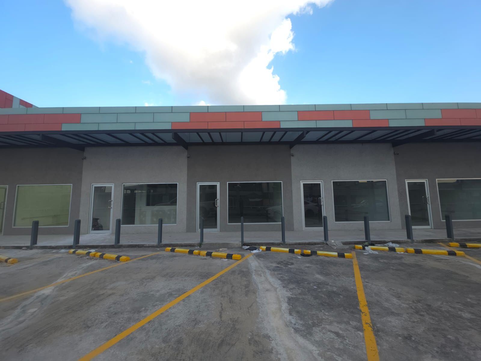 COMMERCIAL SPACE FOR RENT 📍 End of Aranguez Main Road