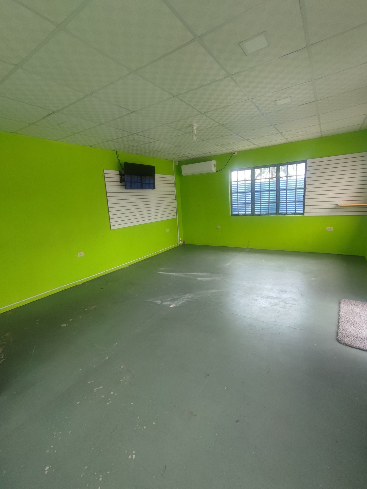 Commercial Space for Rent – Valencia Main Road