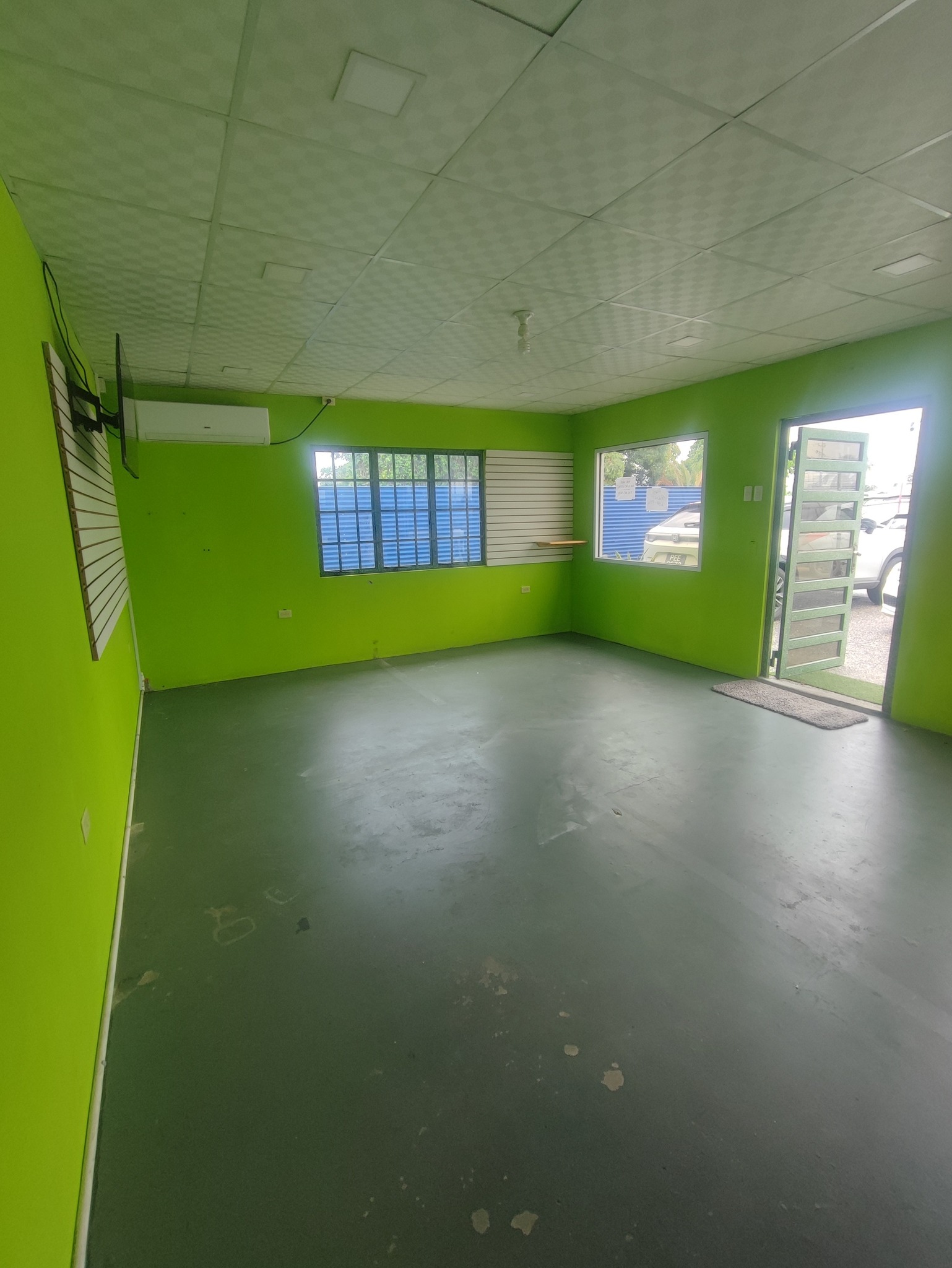 Commercial Space for Rent – Valencia Main Road